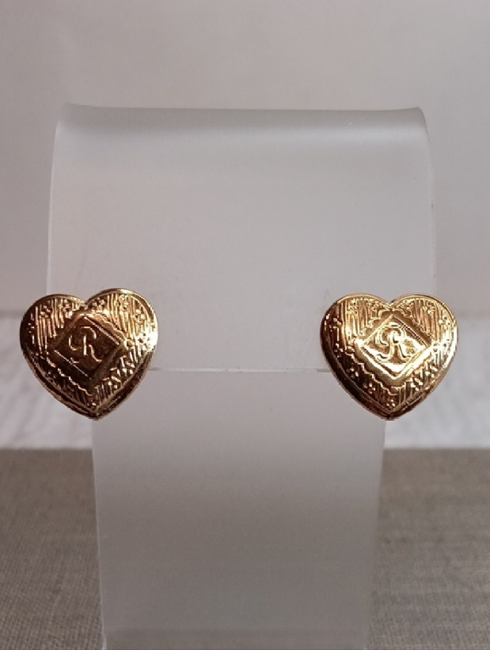 Avon Personally Yours Heart R Gold Tone Pierced Earrings Vintage 1988